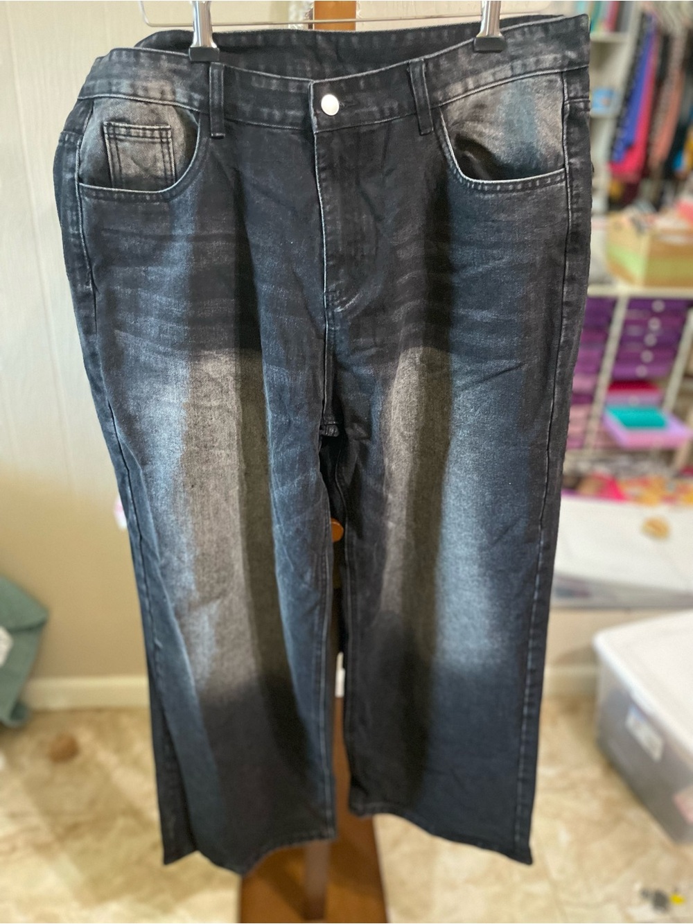 Women’s Straight-Leg Washed Black Jeans